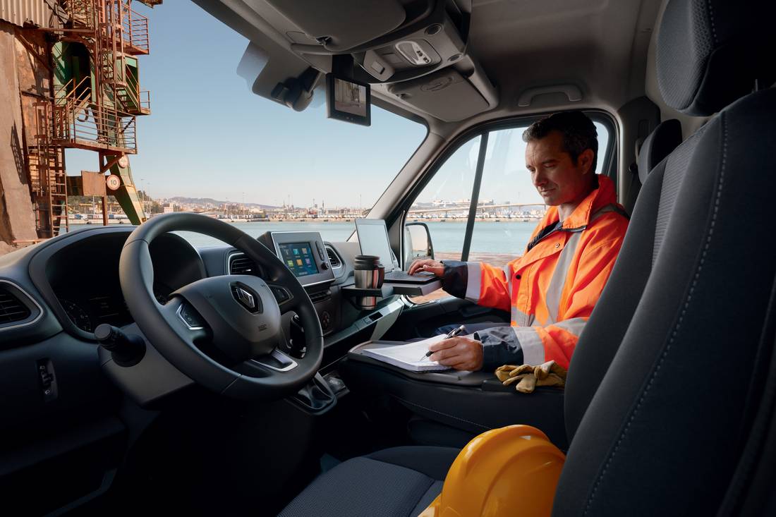 2019_-_New_Renault_MASTER (1).jpeg