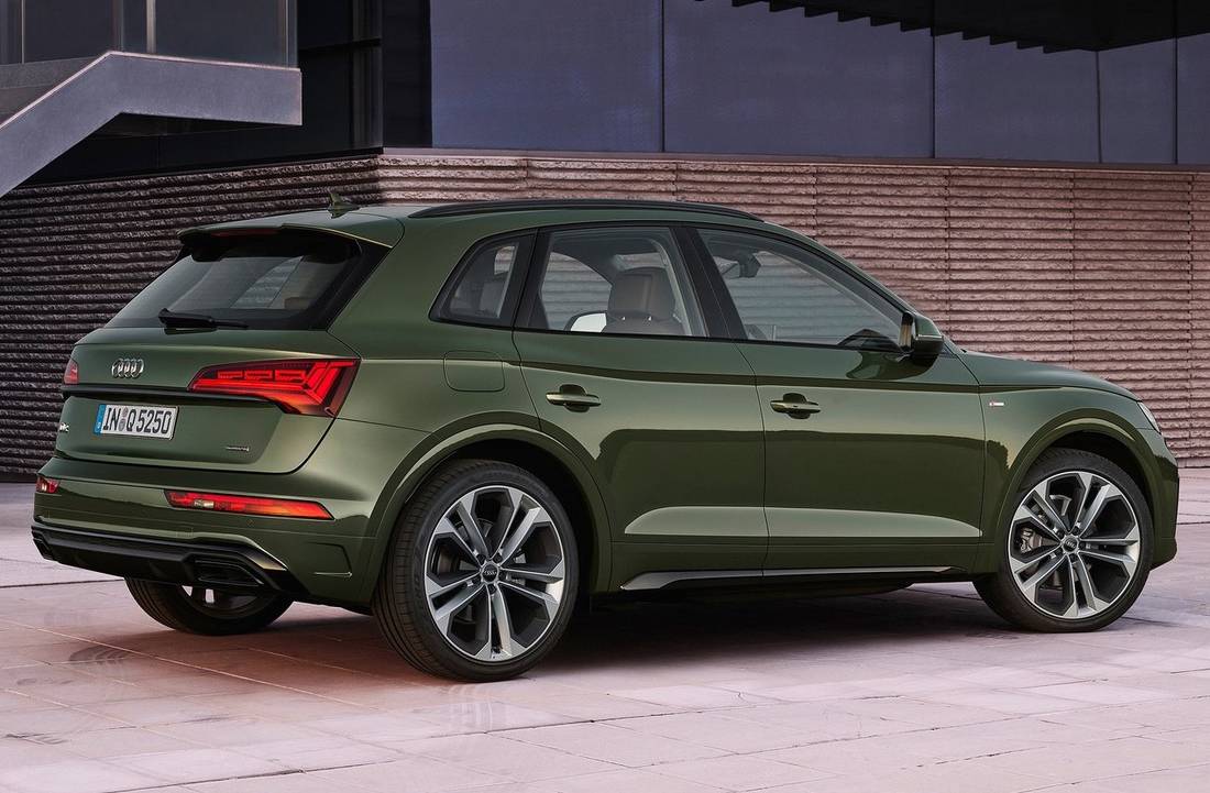 audi-q5-back