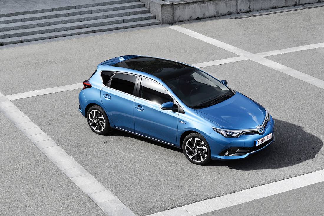 Toyota Auris AS24 1.jpg