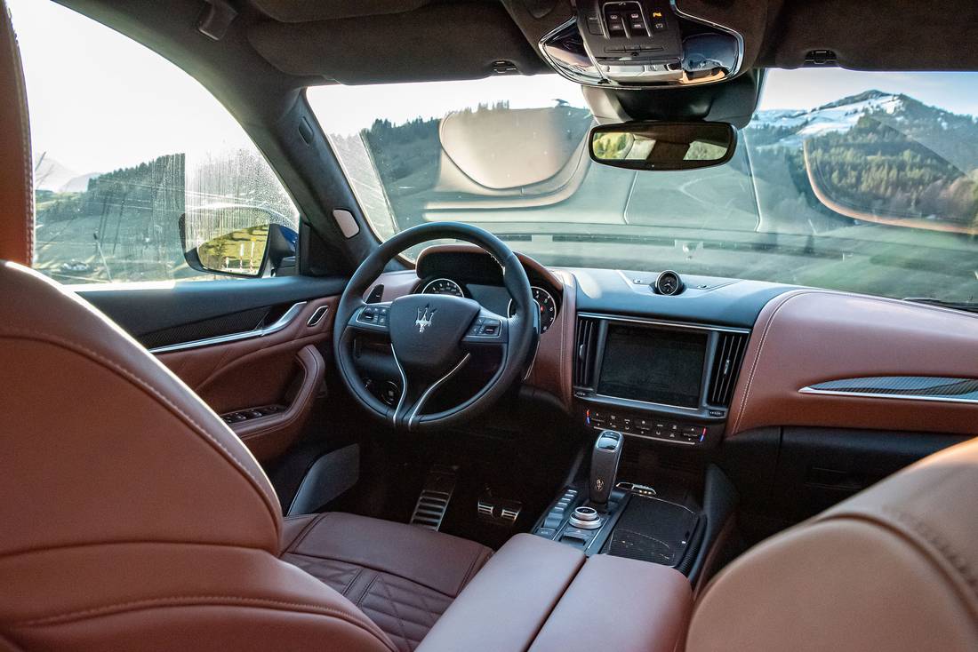 Maserati-Levante-Trofeo-V8-Interieur