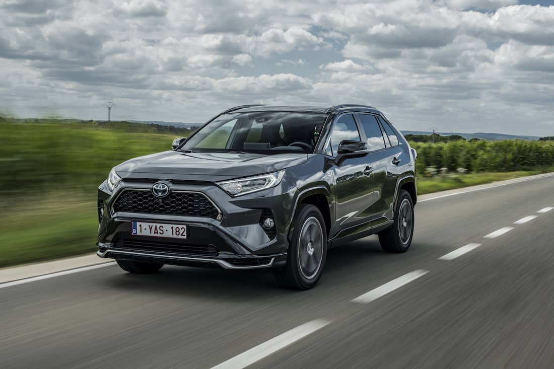 AS24 Toyota RAV4 2021 rijdend voor