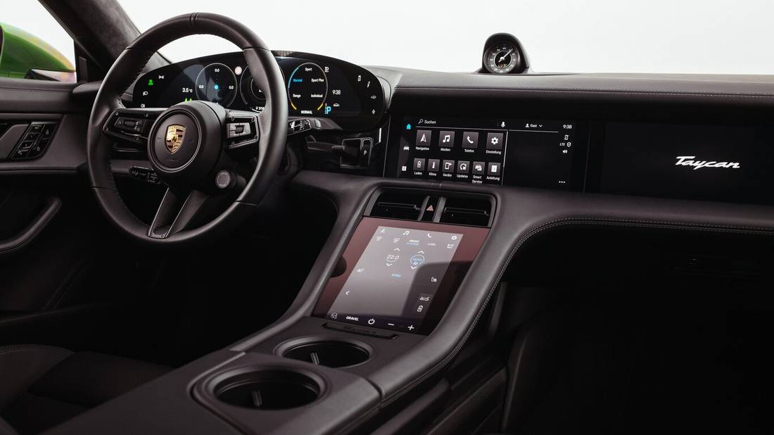 porsche-taycan-cross-turismo-interieur