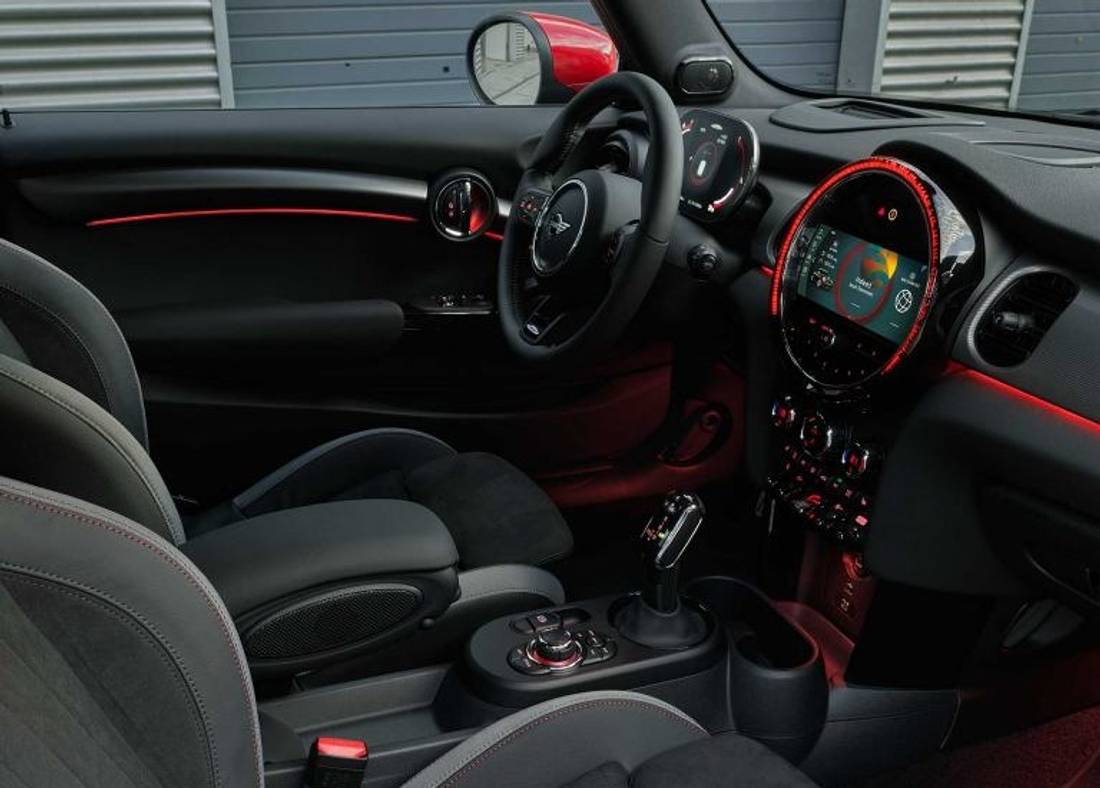 mini-cabrio-john-cooper-works-interior