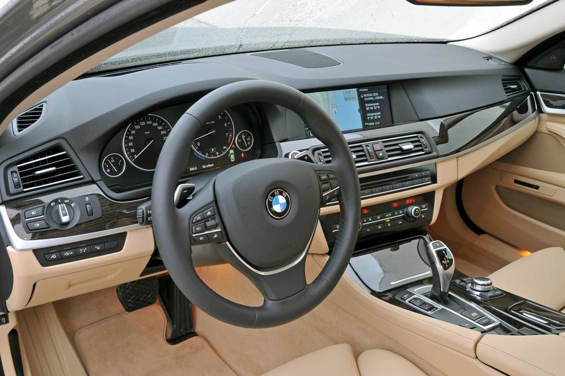 P90055811_highRes_the-new-bmw-535i-sed.jpg