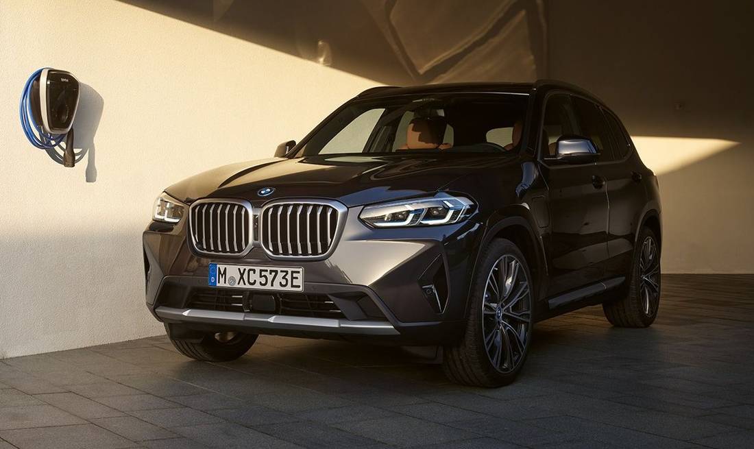 bmw-x3-30e-side