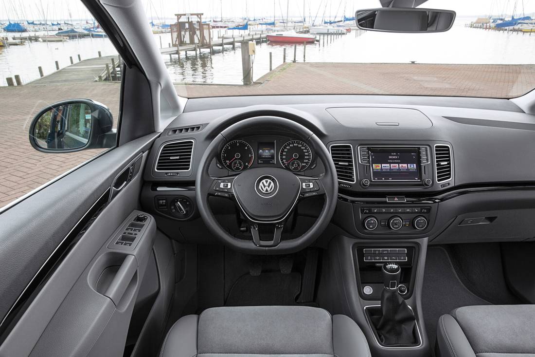 volkswagen-sharan-interior