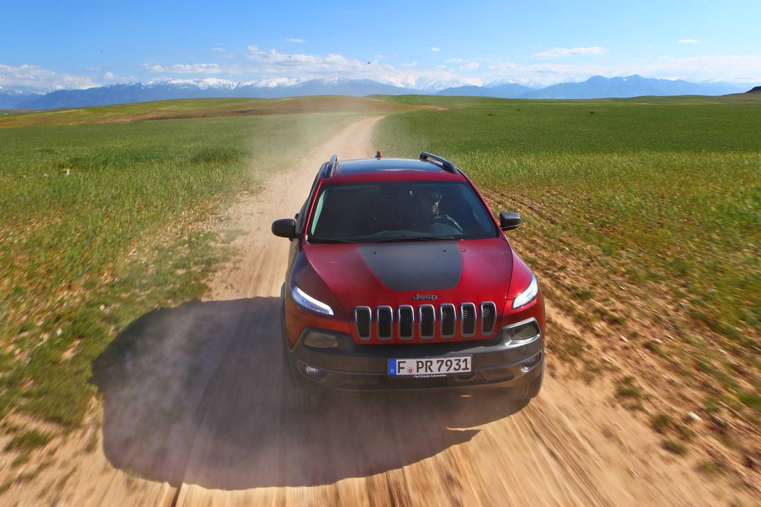 150408_Jeep_Cherokee_Marrakesh-Challenge_12.jpg