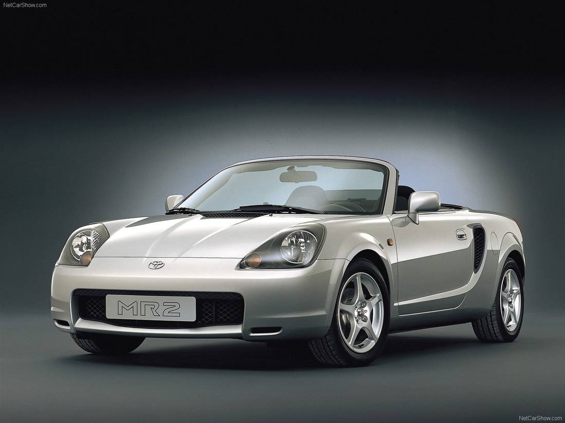 Toyota-MR2-2000-1600-0f.jpg