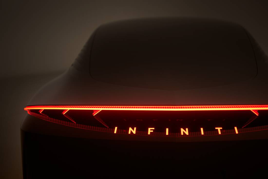 INFINITI Vision Qe concept direct rear detail.jpg