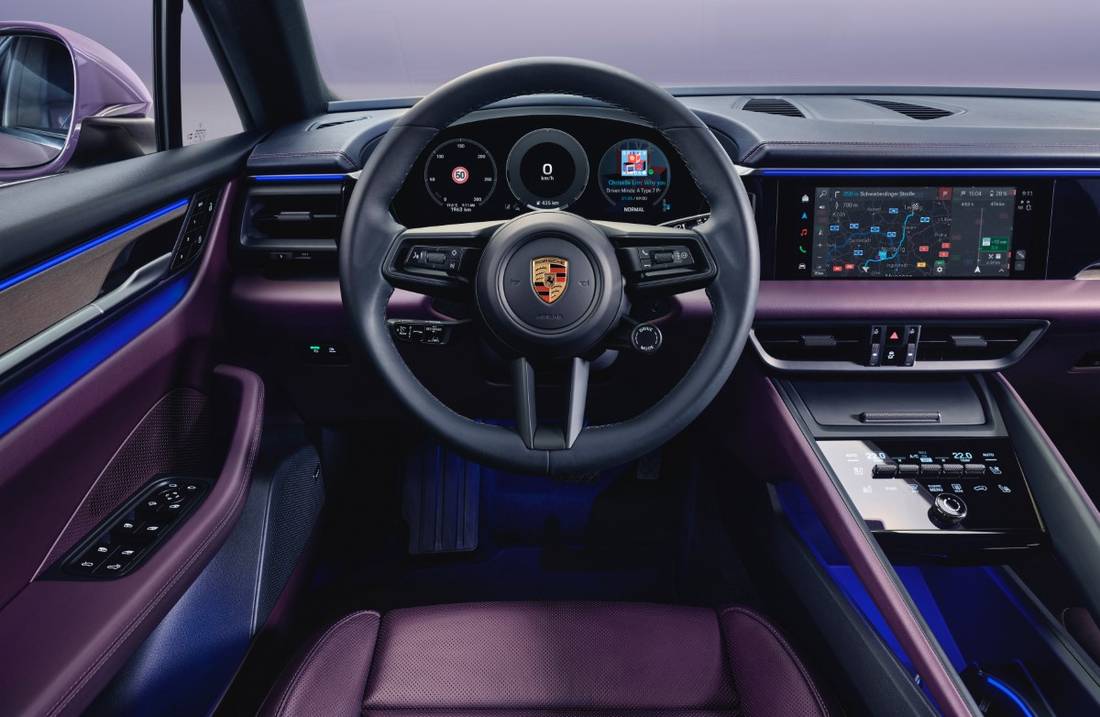 Macan Electric 4 interior.jpg