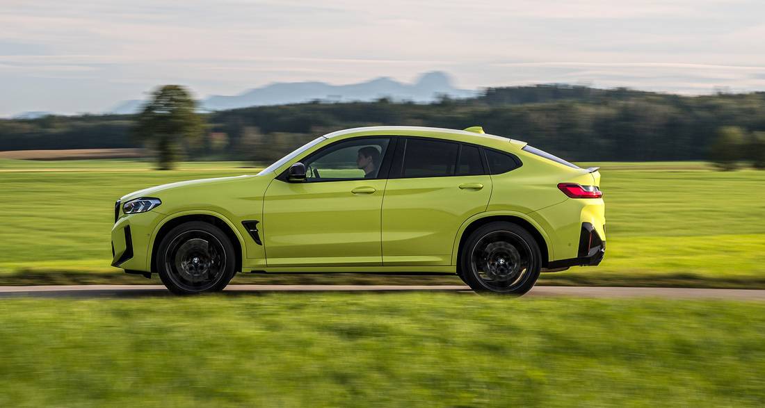 bmw-x4-m-side