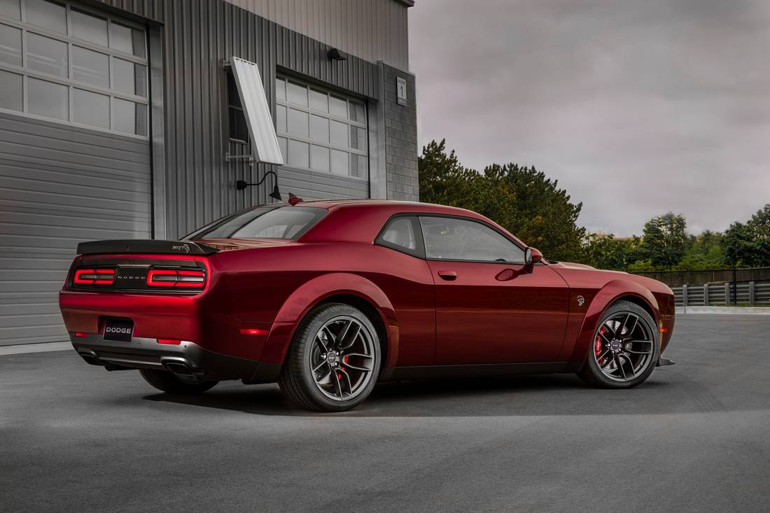 180307_Dodge_Challenger-SRT-Hellcat-Widebody_06.jpg