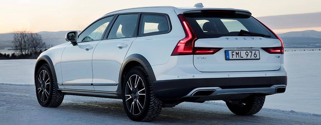 volvo-v90-cross-country-back