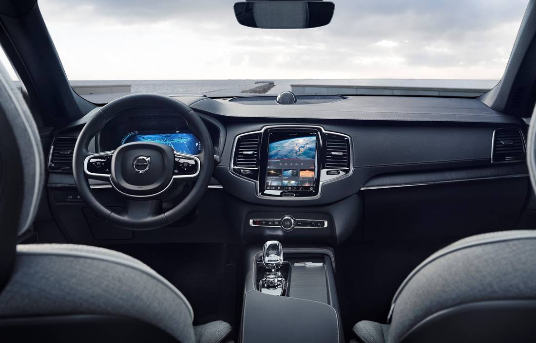 volvo-xc90-recharge-interior