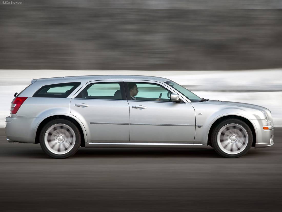 Chrysler-300C_SRT8_Touring-2006-1600-04.jpg