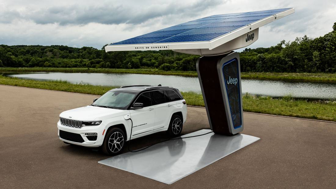 Grand Cherokee plug-in.jpeg