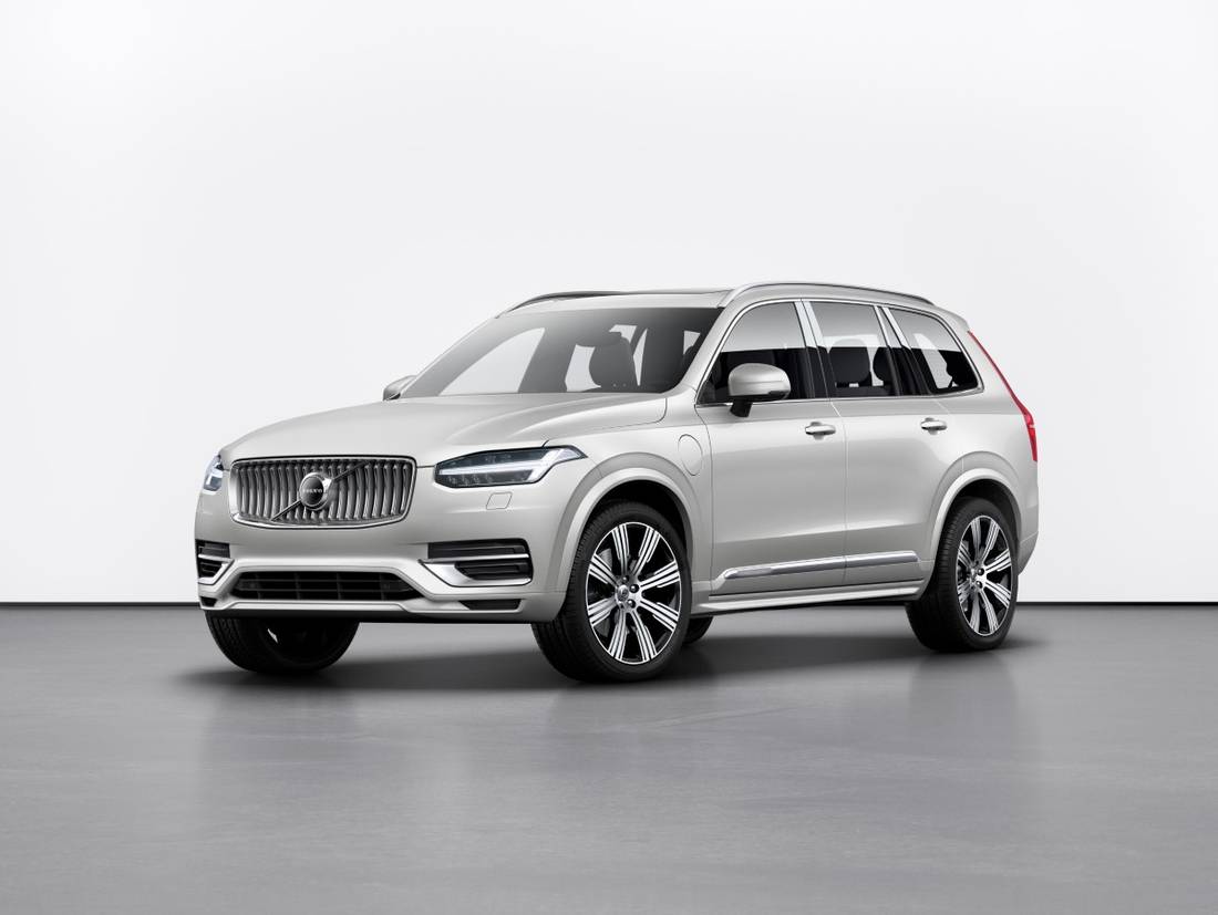 248334_New_Volvo_XC90_Inscription_T8_Twin_Engine_in_Birch_Light_Metallic.jpg