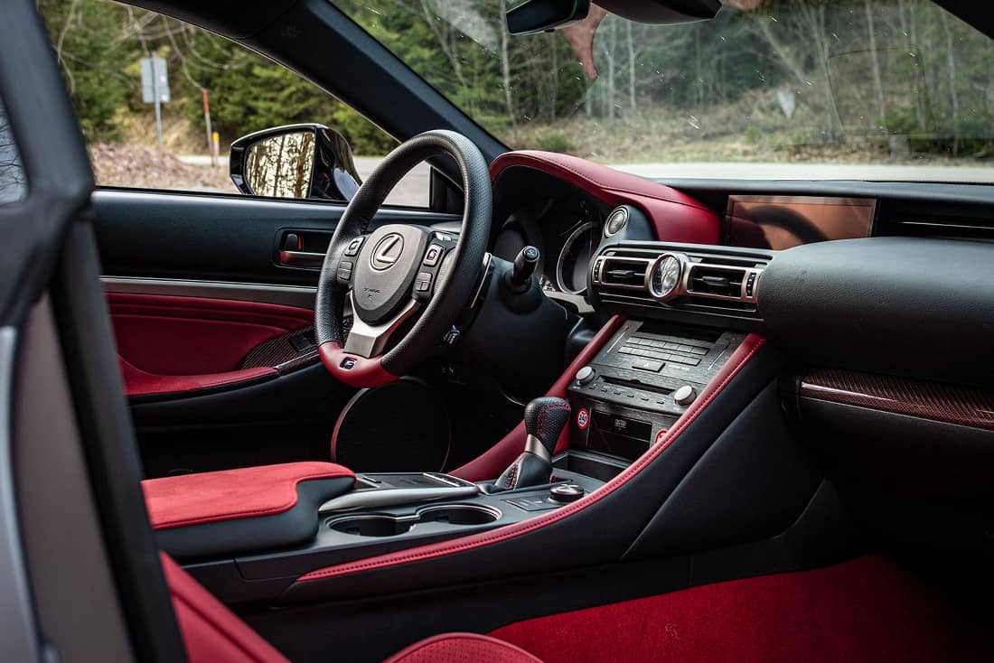 lexus-rc-f-interieur